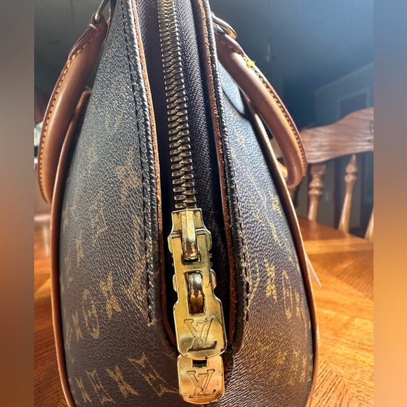 Louis Vuitton Monogram Ellipse MM
Hand Bag M51126 - Picture 5 of 16